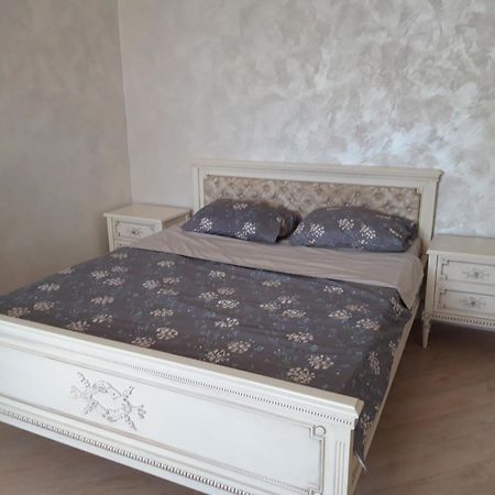 Luxury Apartment In The Center Кишинев Екстериор снимка